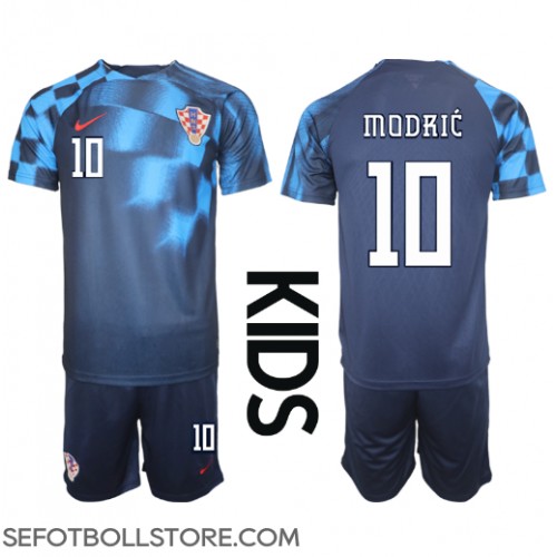 Kroatien Luka Modric #10 Replika babykläder Bortaställ Barn VM 2022 Kortärmad (+ korta byxor)